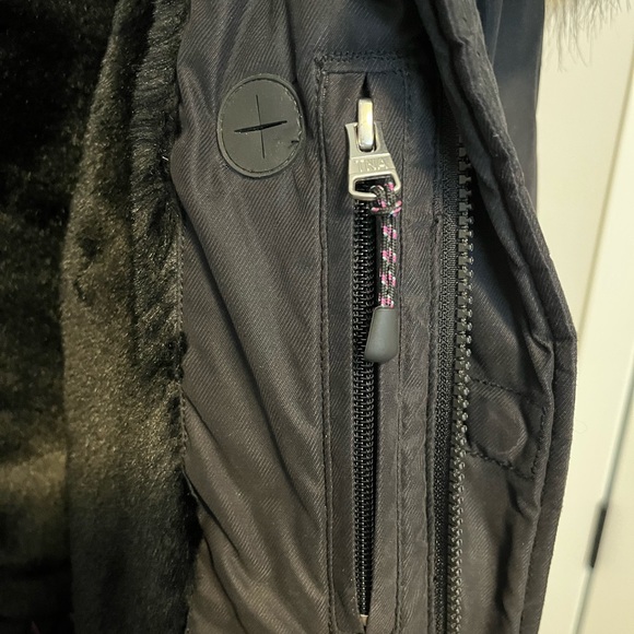 TNA Aspen Parka - Picture 5 of 6